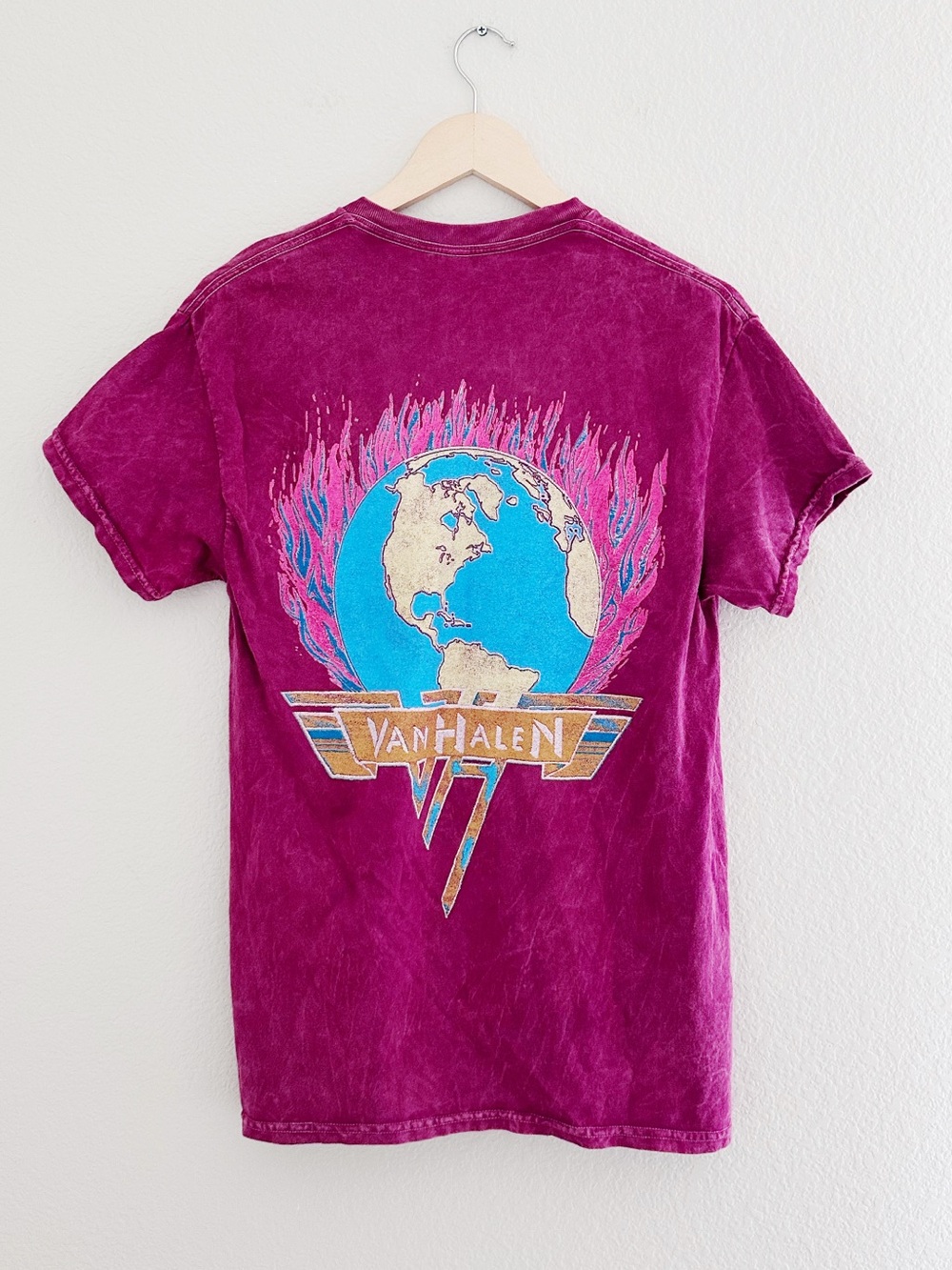NEW Van Halen Live 1982 Graphic Band Tee - Picture 5 of 6